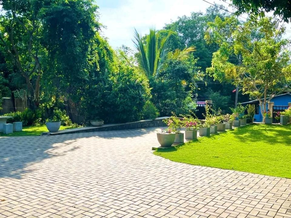 Golden Residence 阿努拉德普勒 外观 照片