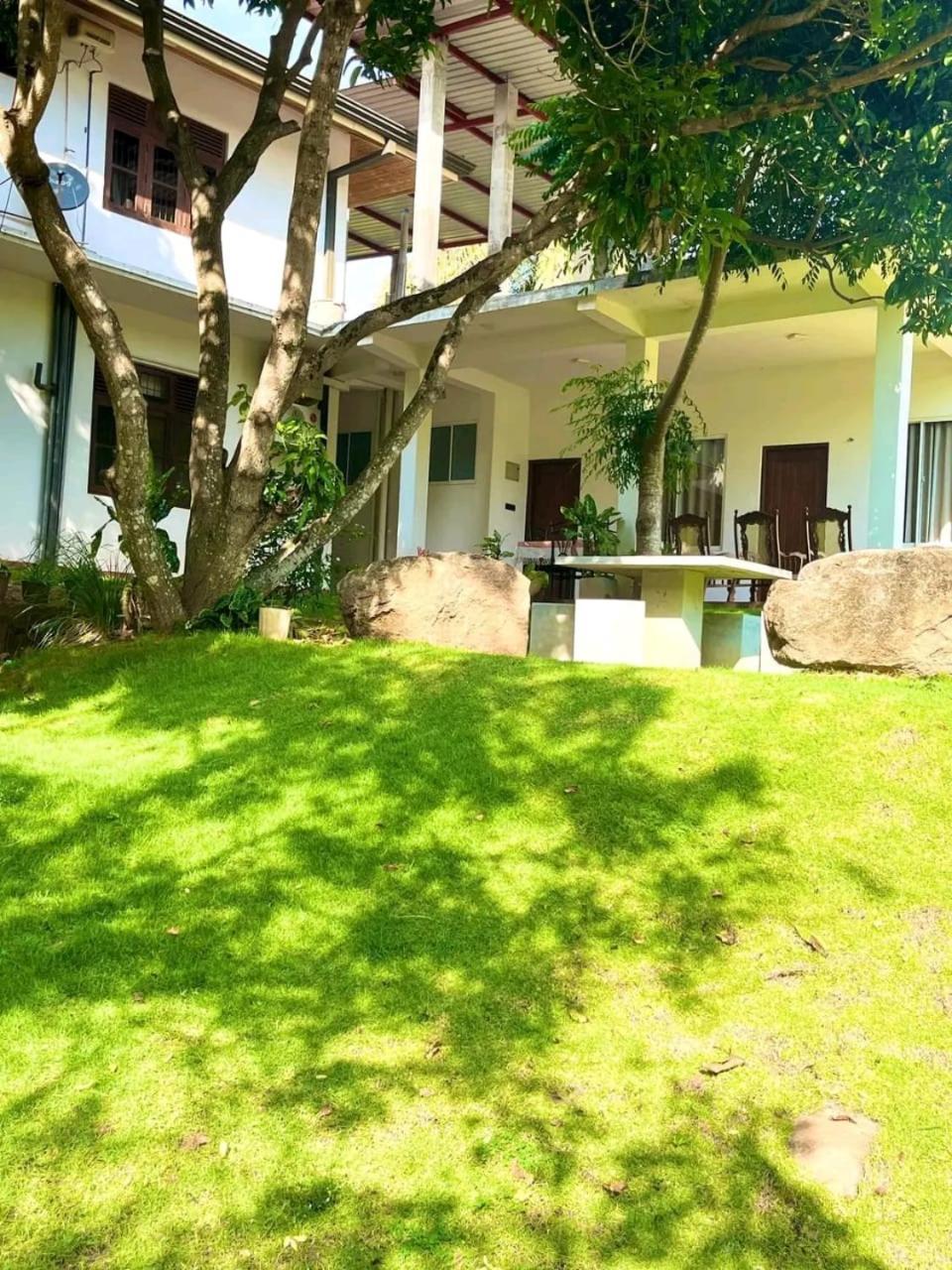 Golden Residence 阿努拉德普勒 外观 照片