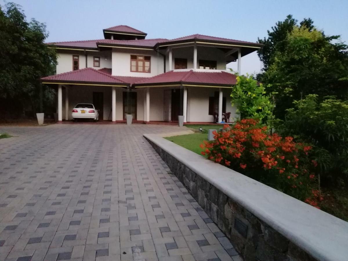Golden Residence 阿努拉德普勒 外观 照片
